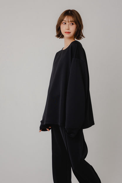 Minimal Oversized Sweat Top