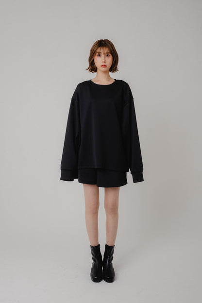 Minimal Oversized Sweat Top